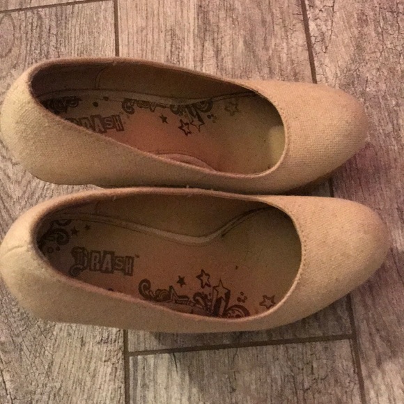 Heels - Picture 2 of 4